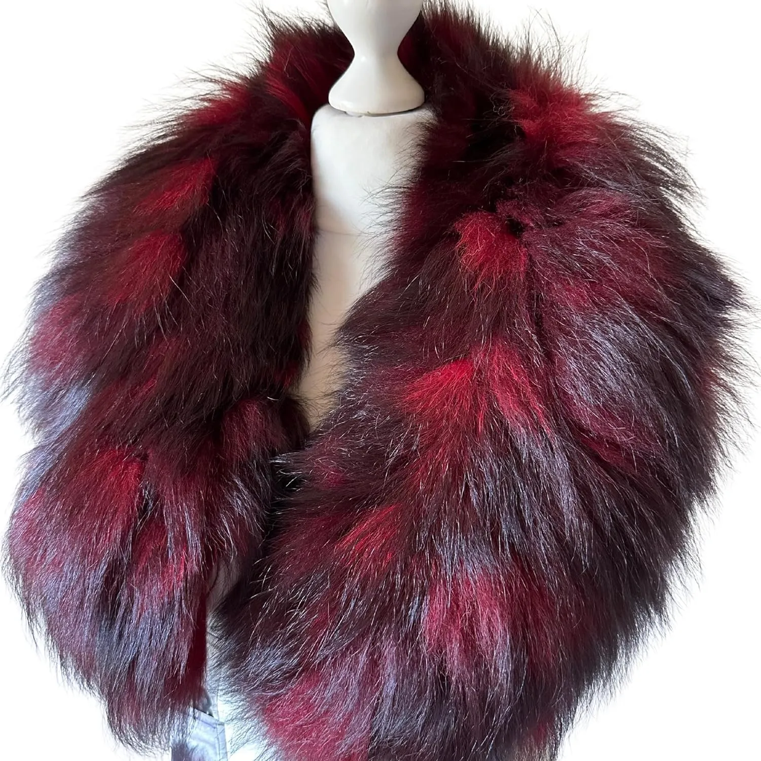 Red Large shawl collar made of arctic fox fur, lined and with buttons included