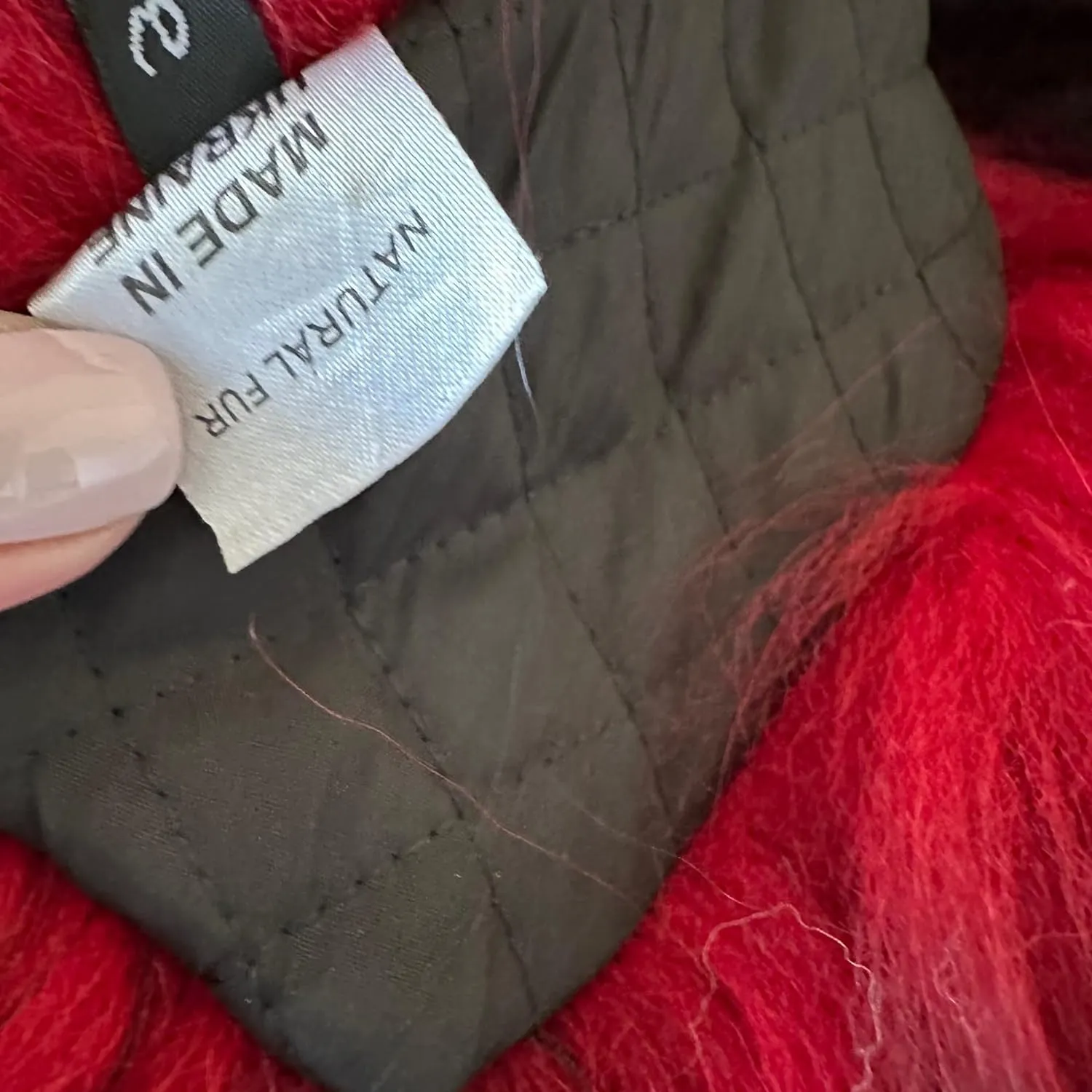 Red Large shawl collar made of arctic fox fur, lined and with buttons included